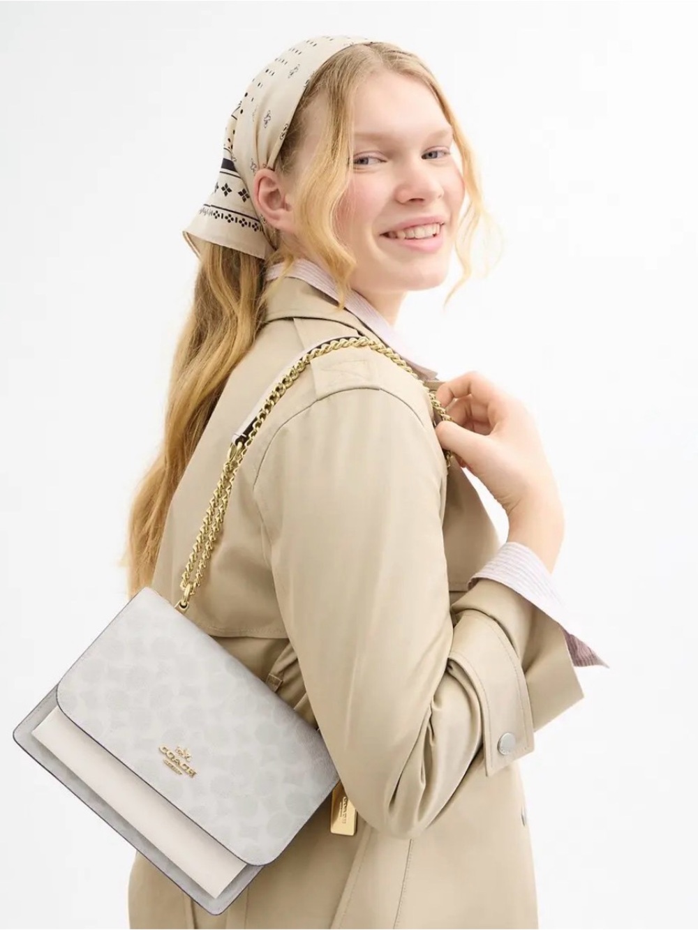 Klare Coach Leather Shoulder Bag in Chalk with Gold Chain crossbody